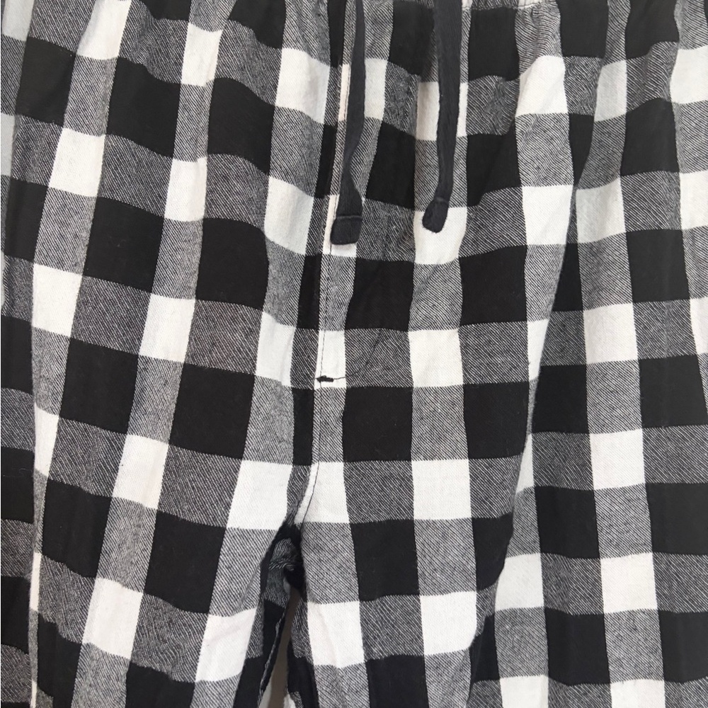District Monochrome Plaid Pants - Picture 5 of 8